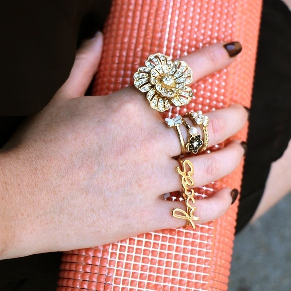 Amrita Singh Crystal Primrose Floral Cocktail Ring - Picture 5 of 5